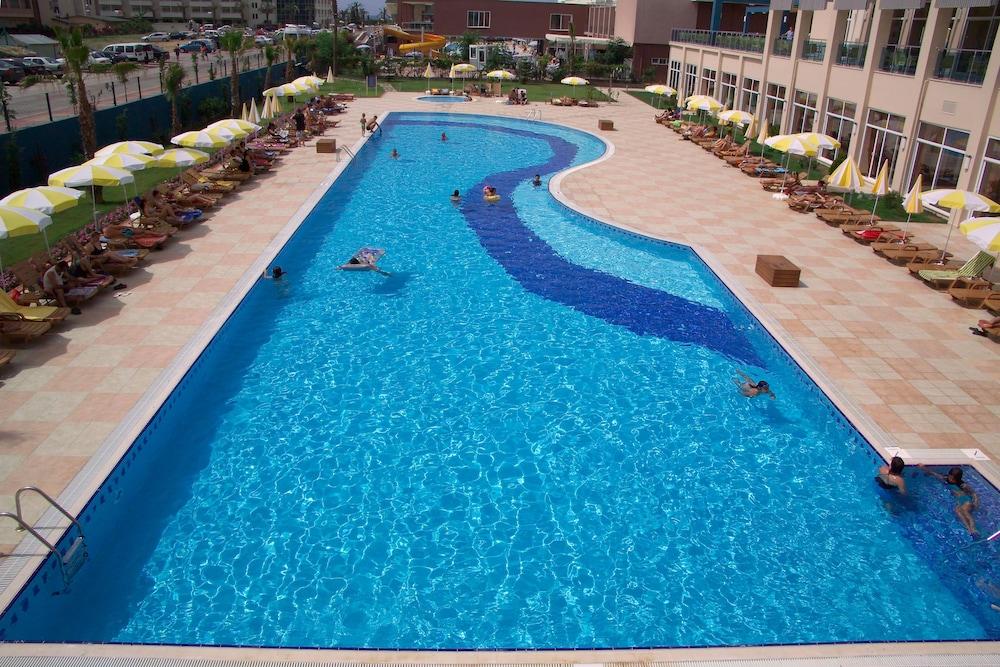 Titan Select Hotel Konaklı Extérieur photo