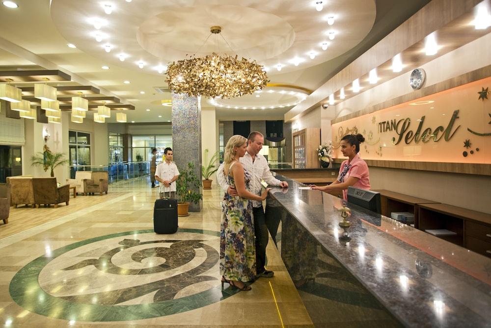 Titan Select Hotel Konaklı Extérieur photo